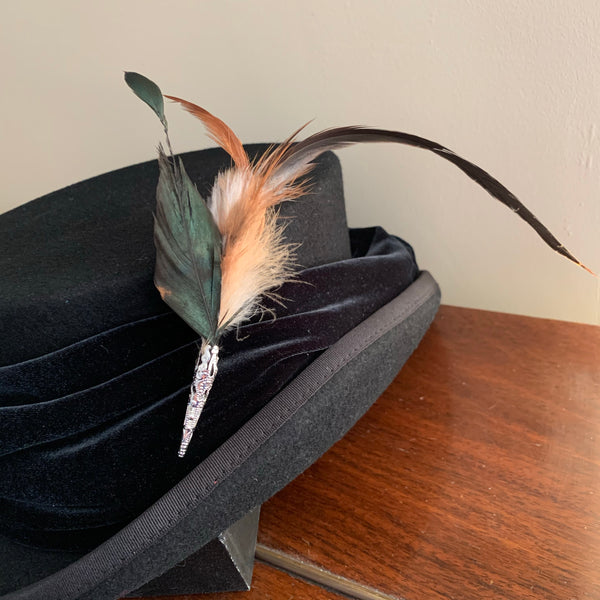 Feather brooches (Boutonnieres) - bronze