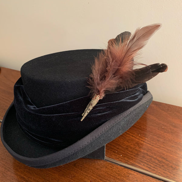 Feather brooches (Boutonnieres) - bronze