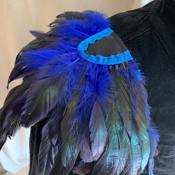 Feather epaulettes