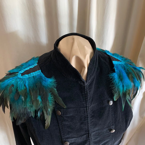Feather epaulettes