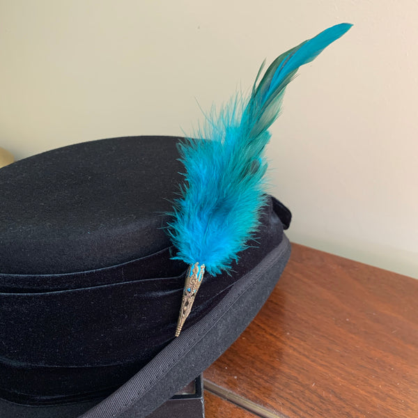 Feather brooches (Boutonnieres) - bronze