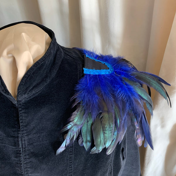 Feather epaulettes