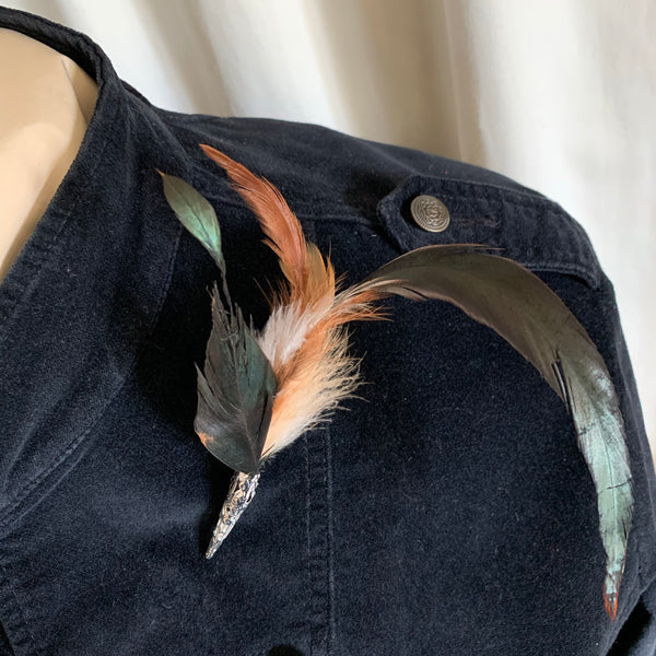 Feather brooches (Boutonnieres) - bronze