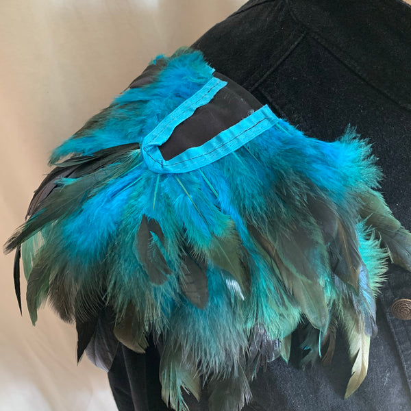 Feather epaulettes