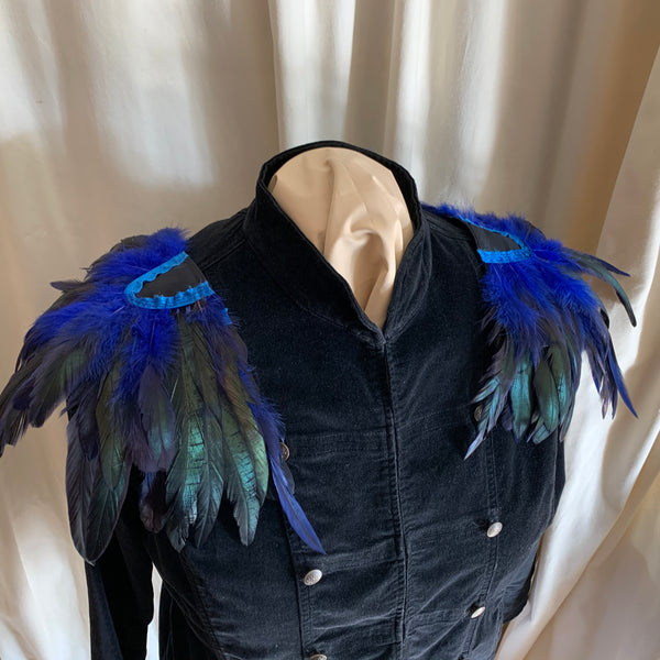 Feather epaulettes