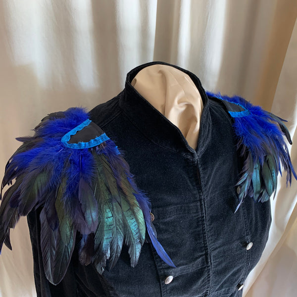 Feather epaulettes
